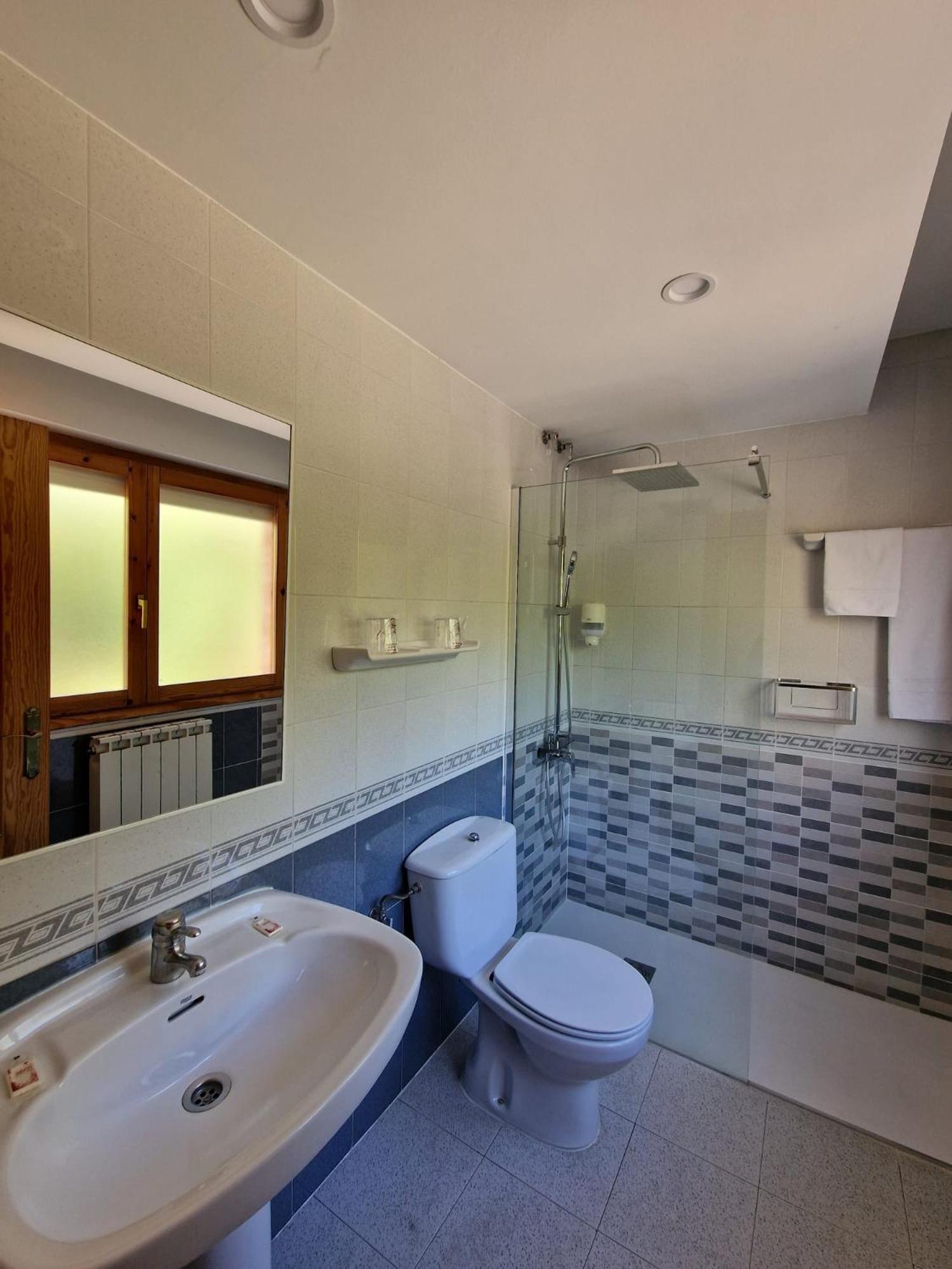 Double or Twin Room,1703552652:JPEG
